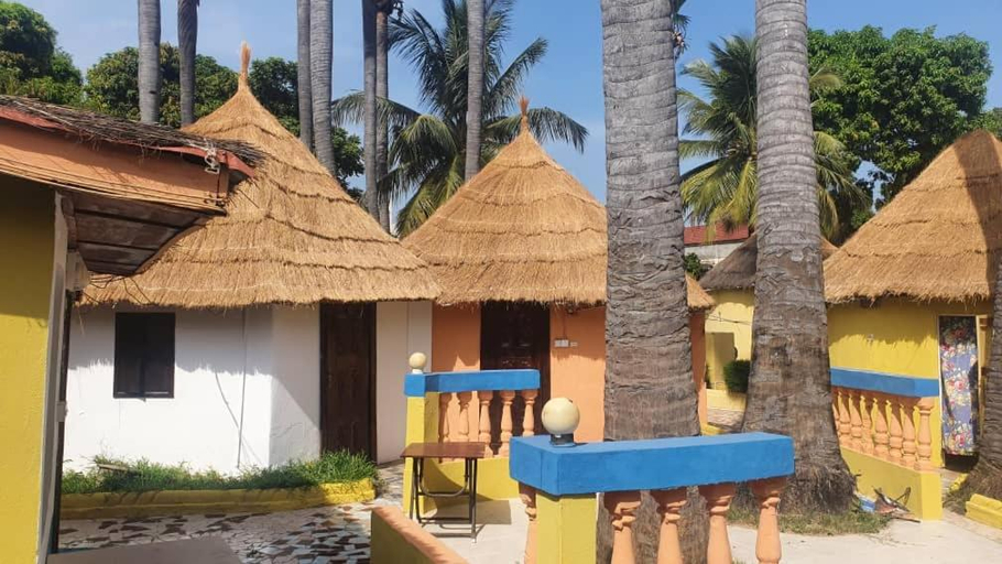 Others 3, Easy Time Lodge, Kombo Saint Mary