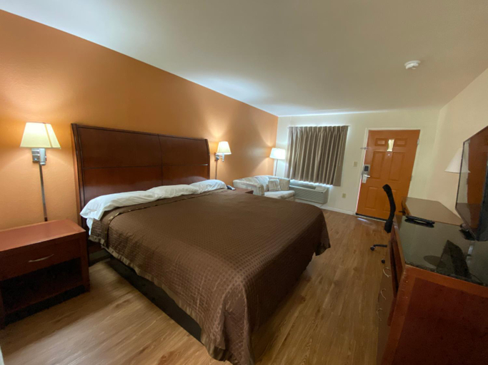 Bedroom 5, KINGS INN, Walker