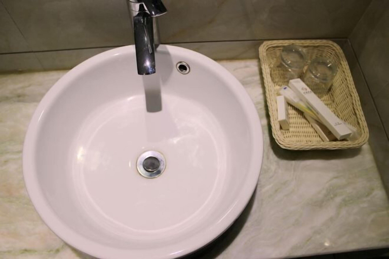 Bathroom 3, Linyuan Hotel, Jinhua
