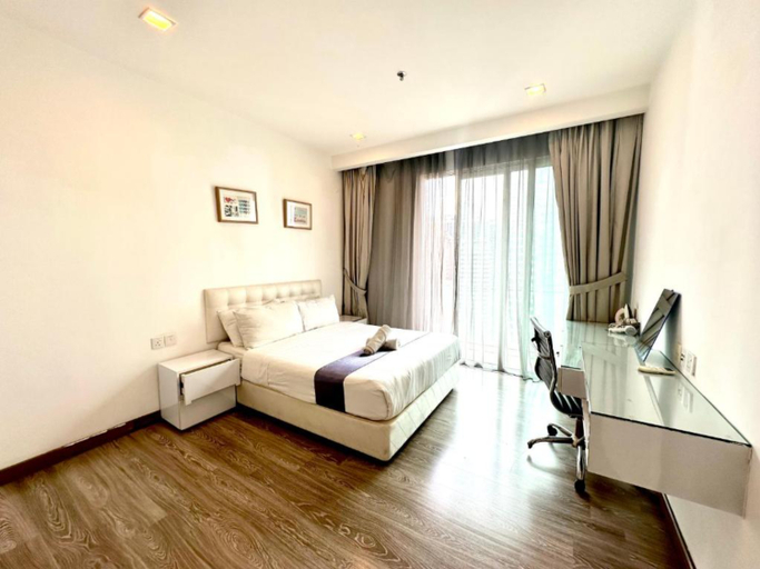 Roomy Suites @One Bukit Ceylon - Tap to explore photos