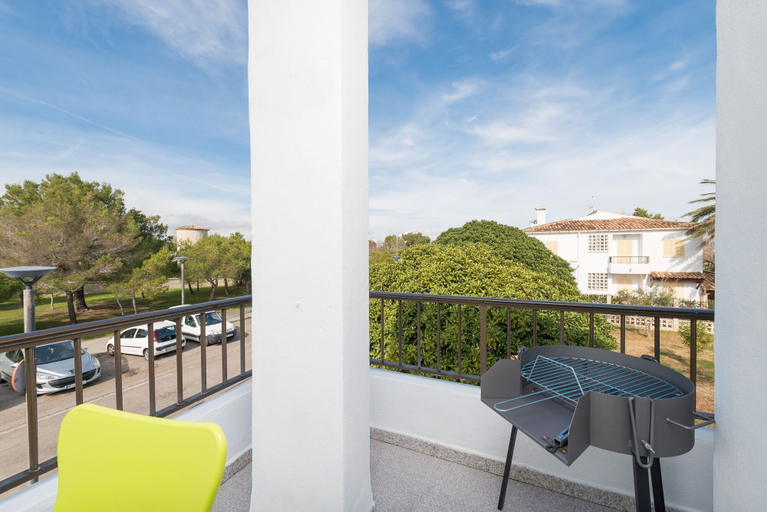 Room 5, Ropit in Alc dia With 2 Bedrooms and 1 Bathrooms, Baleares