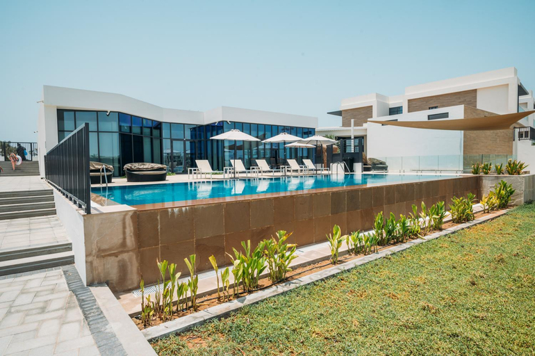 Swimming pool 2, Relaxing villa with access to pool and beach, Ras Al Khaimah