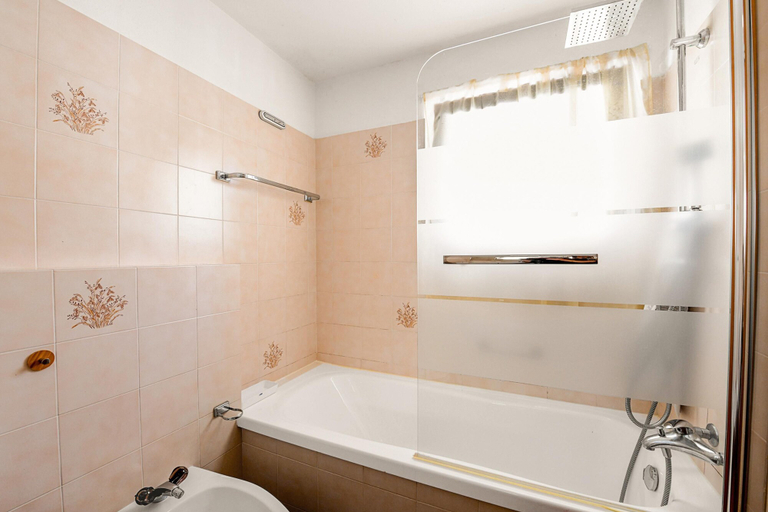 Bathroom 3, Villa Delle Rose in Arogno, Lugano