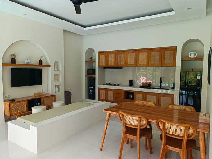 Dining Room 19