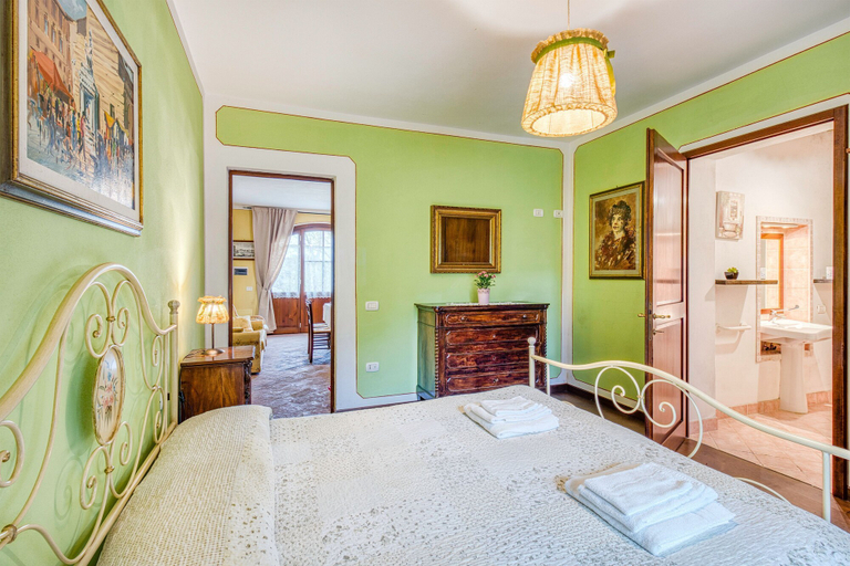 Room 5, Maramaldo Gallonero Shared Pool Chianti, Florence