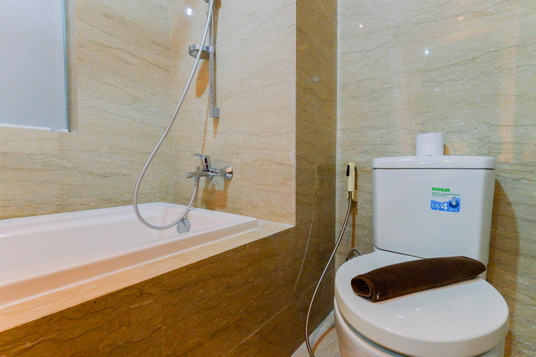 Bathroom 5, Gorgeous and Modern 2BR at Menteng Park Apartment By Travelio, Jakarta Pusat