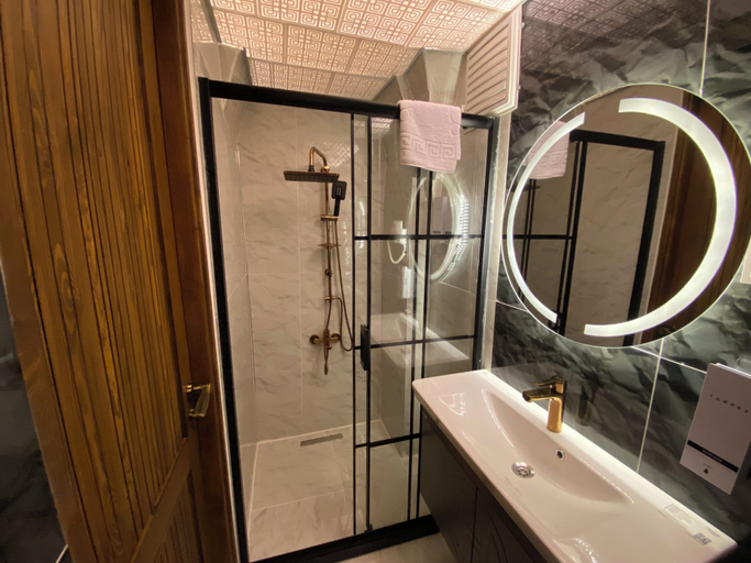 Bathroom 5, Efruzhan Hotel, Merkez
