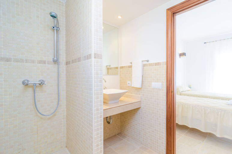 Room 3, Voltora in Campos With 3 Bedrooms and 3 Bathrooms, Baleares