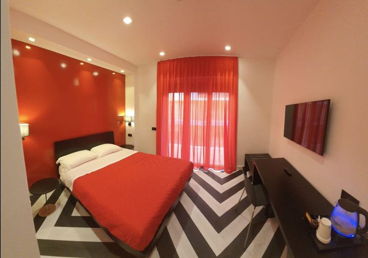 Bedroom 2, The White Lodge, Napoli