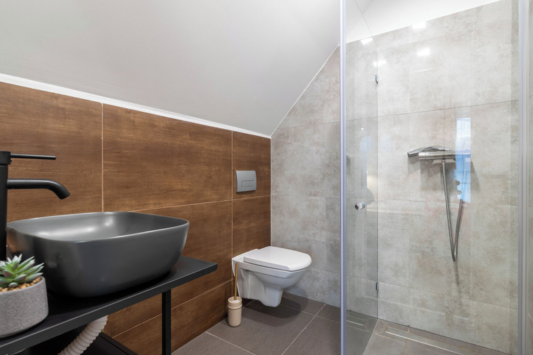 Bathroom 3, Villa Bérc, Eger