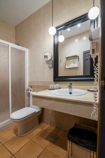Bathroom 3, Hotel El Coto De Quevedo, Ciudad Real