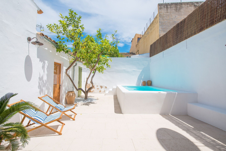 Room 5, Ca Na Mandola in Alar, Baleares