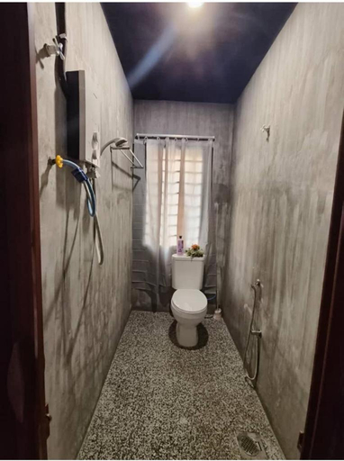 Bathroom 3, 1 Hati Homestay Sepang, Sepang