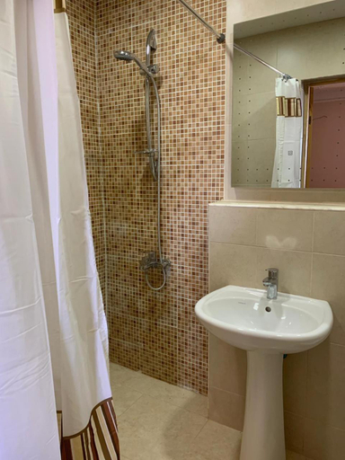 Shower 3, Bolnisi Elia, Bolnisi