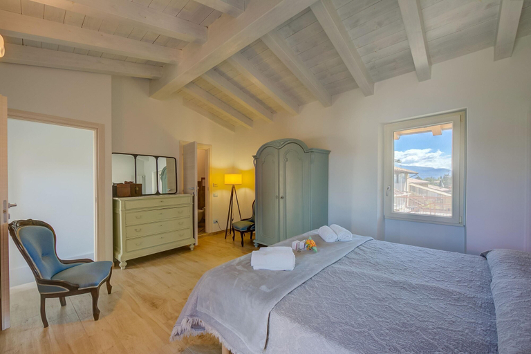 Room 3, Henry-historic Center 300mt From Lake, Brescia