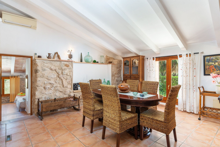 Room 5, Can Sua in Mallorca With 4 Bedrooms and 2 Bathrooms, Baleares
