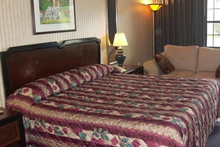 Bedroom 3, deer wood inn, Madison