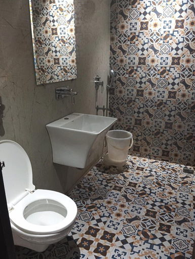 Bathroom 4, HOTEL KANDA CONTINENTAL, Amritsar