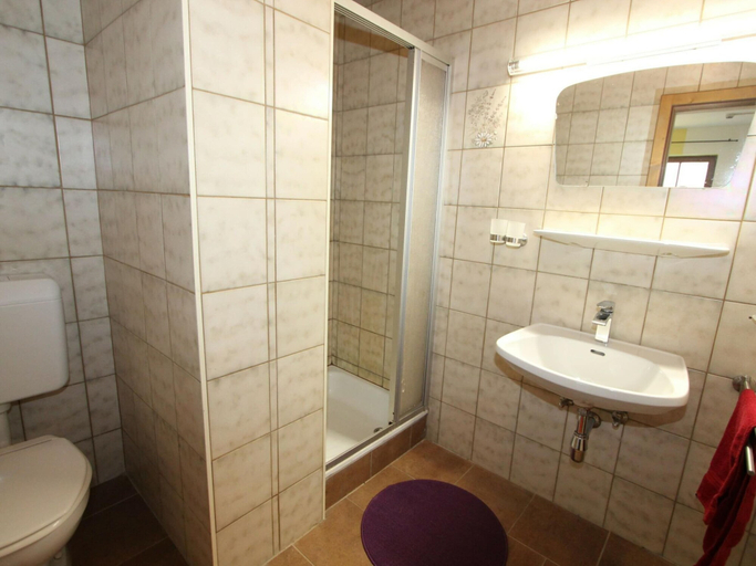 Bathroom, Pleasant Apartment in Langenfeld With Sauna, Imst