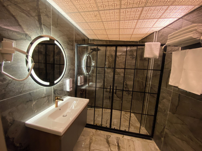 Bathroom 5, Efruzhan Hotel, Merkez