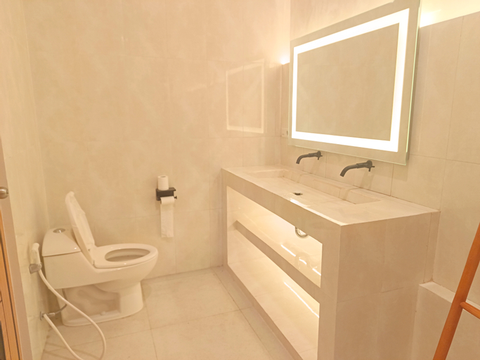 Bathroom 6