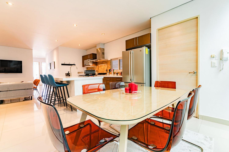 Kitchen 5, Trendy La Roma Condo with Parking & Patio, Mexico City