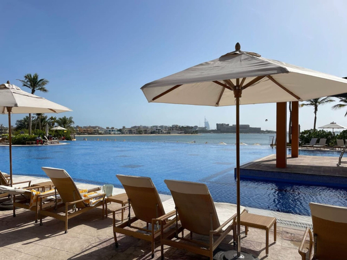 Room 4, 2 BD Tiara Palm Views Beach Pool Amazing Views, Dubai