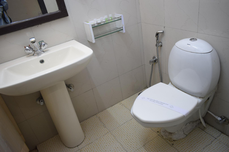 Bathroom 7
