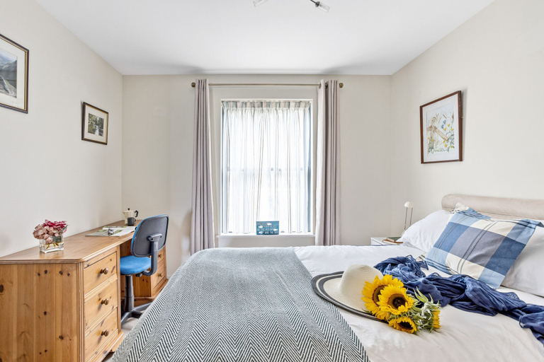 Room 4, B6 Masts in Torquay With 3 Bedrooms and 2 Bathrooms, Torbay