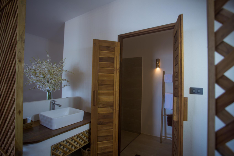 Bathroom 7