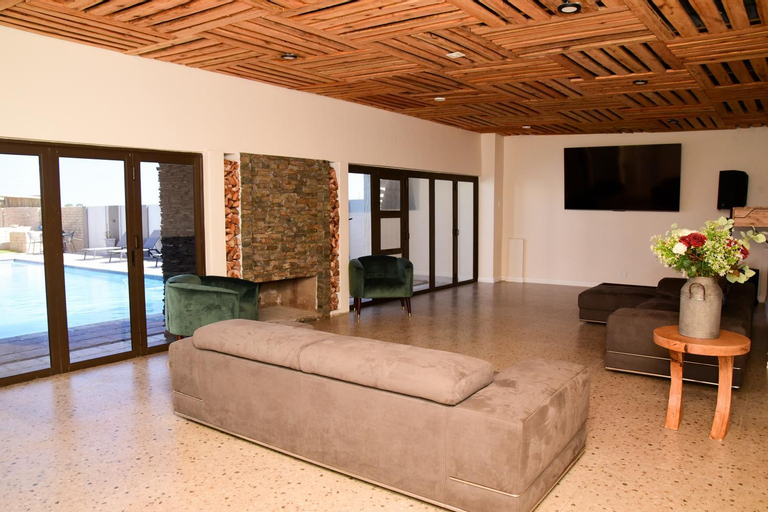 Others 5, Menucha Country Lodge, O.R.Tambo