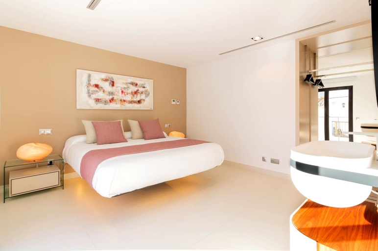 Room 4, Montblau in Buger With 4 Bedrooms and 5 Bathrooms, Baleares