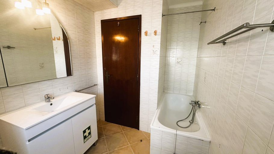 Bathroom 2, Charles Beach House - Baleal, Peniche