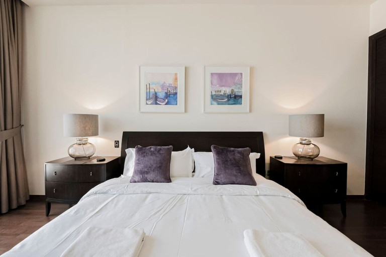 Room 2, 2 BD Tiara Palm Views Beach Pool Amazing Views, Dubai