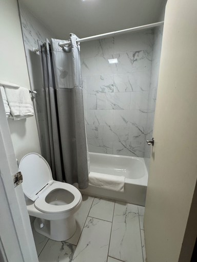 Bathroom 4, Hotel Coral Reef, Kauai