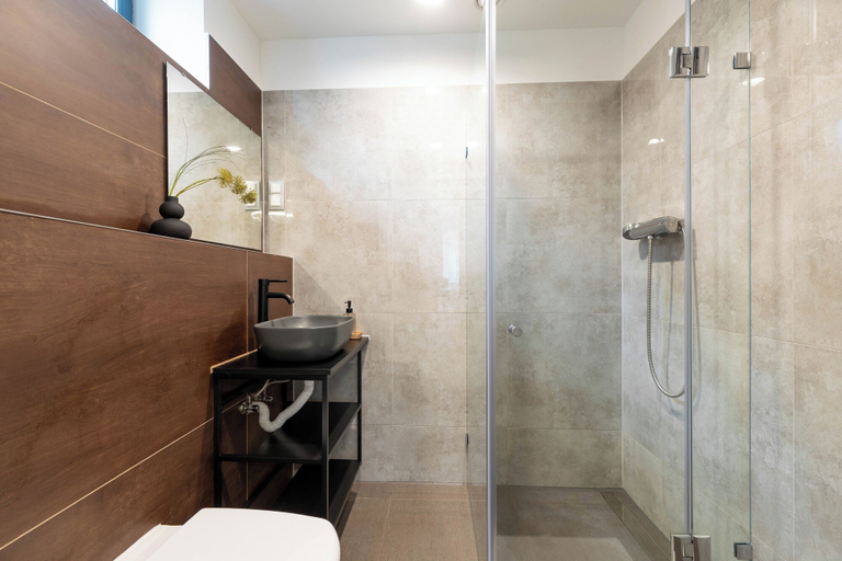 Bathroom 3, Villa Bérc, Eger