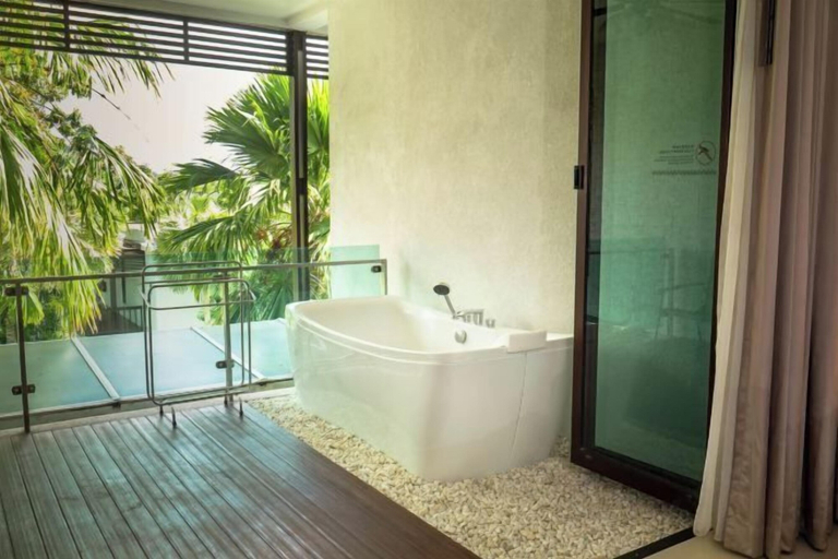 Bathroom 10