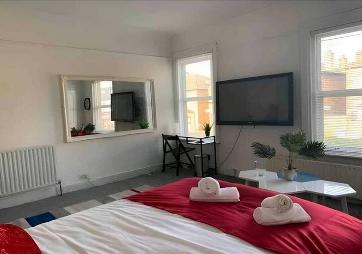 Bedroom 3, Fern Cozy Apartment 3 Wifi Parking, London