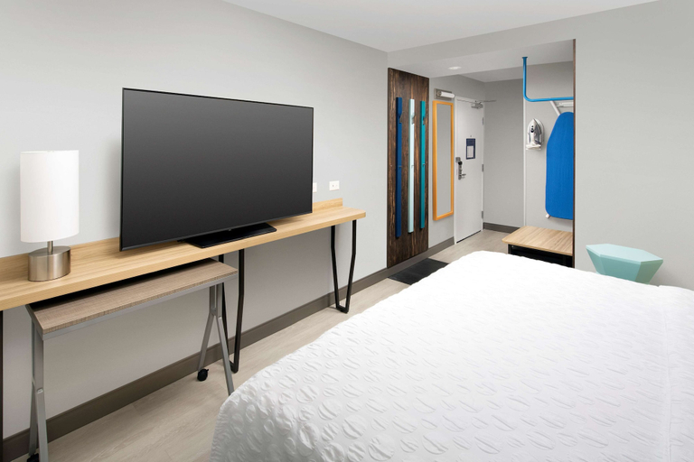 Bedroom 3, Tru By Hilton San Antonio Downtown Riverwalk, Bexar