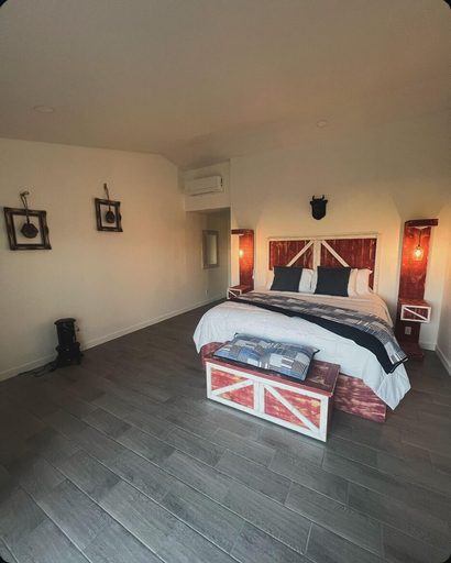 Bedroom 2, Blue Cow Guest Farm, Yavapai