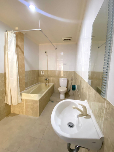 Bathroom 14
