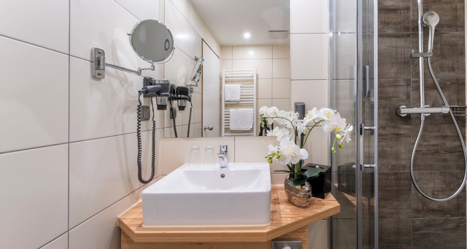 Bathroom 8