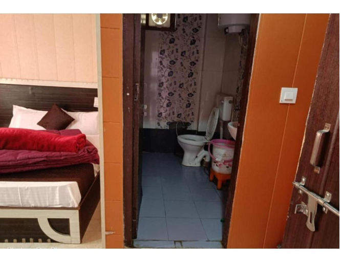 Bedroom 2, Jai Shri Badri Tourist Guest House, Badrinath, Chamoli