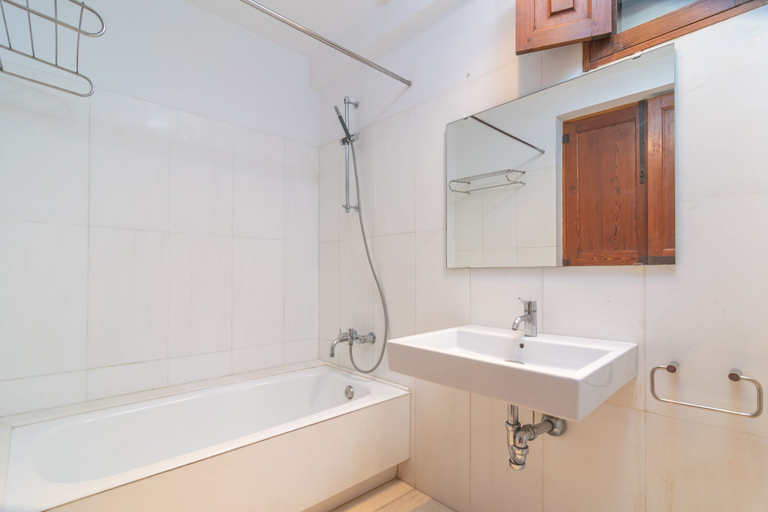 Bathroom 4, Josep Sanxo De La Jordana 12 in Arta, Baleares