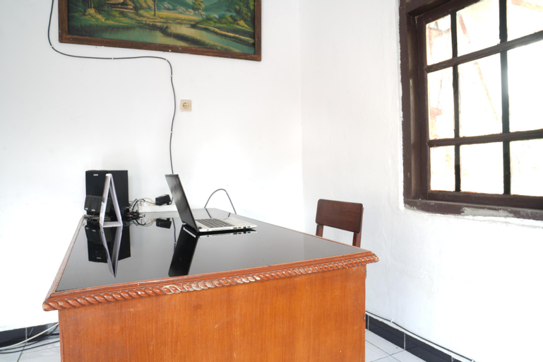 Others 4, SPOT ON 93655 Home Stay Syariah Habibie, Sukabumi