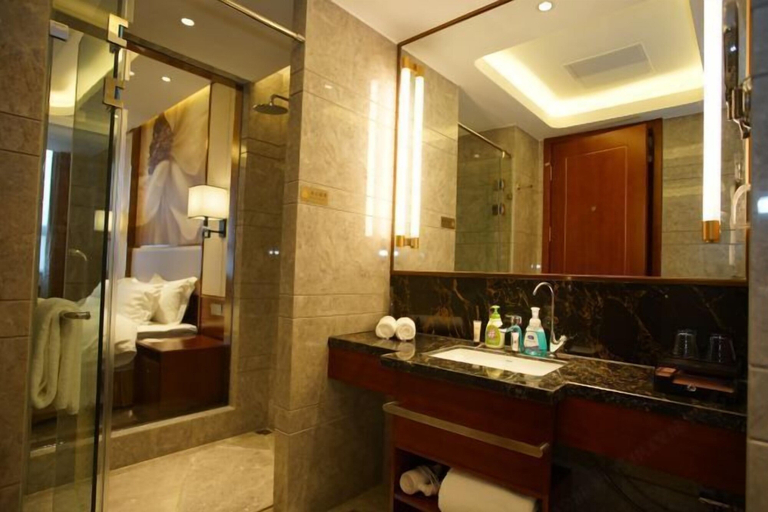 Bathroom 4, Qingdao Haina Baichuan Hotel, Qingdao