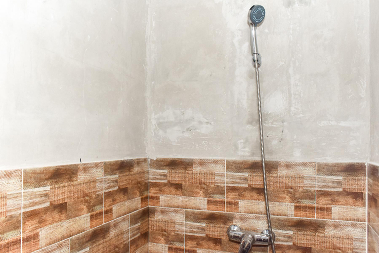 Bathroom 10