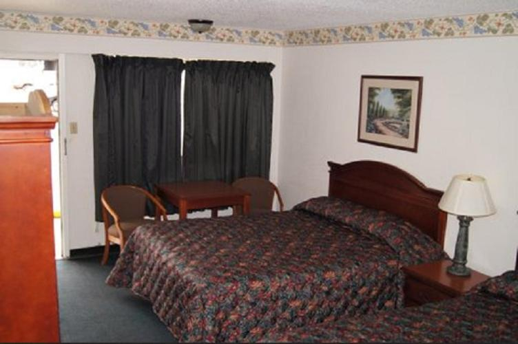 Others 5, Budget Inn, McLennan
