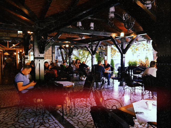 Food & Drinks 2, Sobe kod brata, Ljig