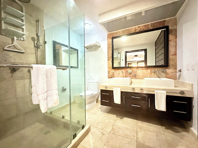 Bathroom 3, FARO apt 106 REEF planta baja, Cozumel